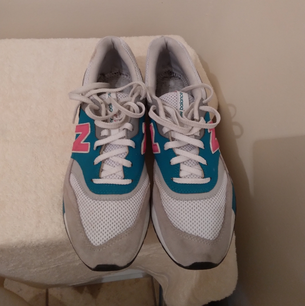 Shoes - Picture 2 of 5